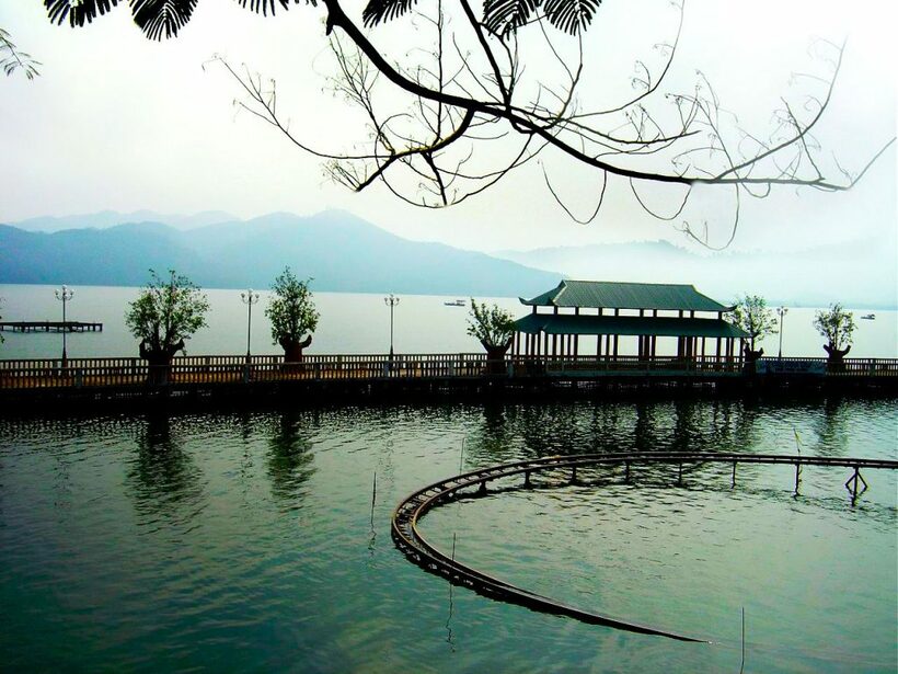Kinh nghiệm đi khu du lịch hồ Núi Cốc Thái Nguyên: “vịnh Hạ Long trên cạn”