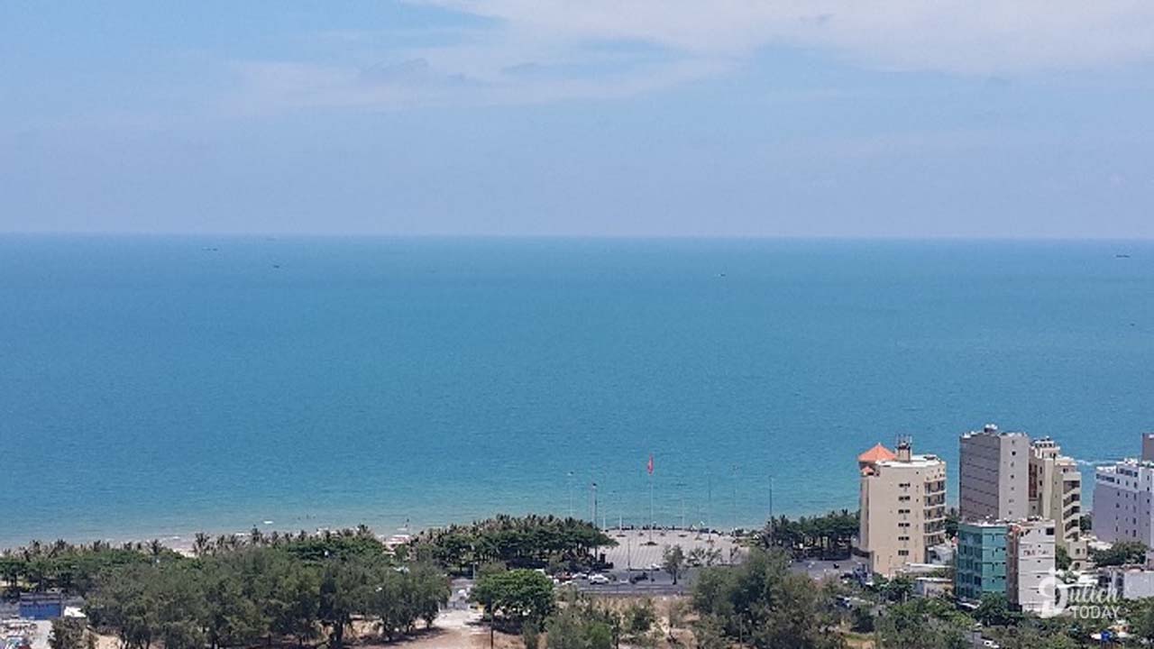 View đẹp nhìn ra biển từ Nắng Homestay 