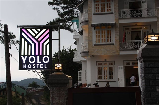 Yolo Hostel & Bar