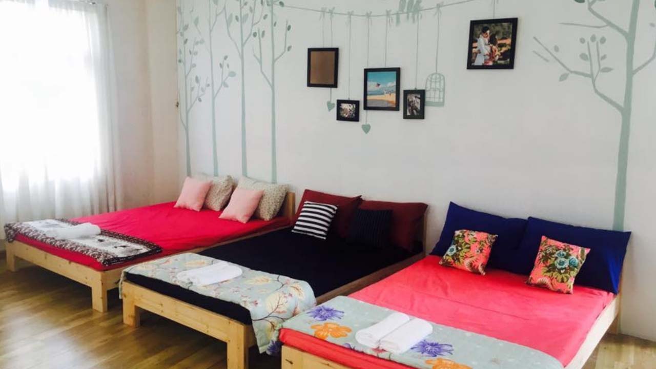 Phòng dành cho gia đình có trang trí cực đáng yêu tại Nhà Quê Homestay