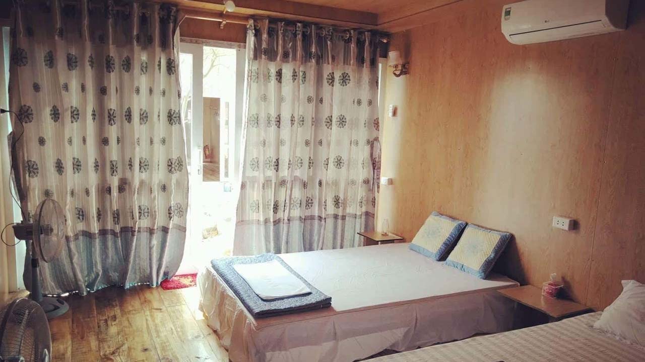 Bên trong căn bungalow ở Hồng Vàn Homestay Cô Tô. Nguồn: Internet